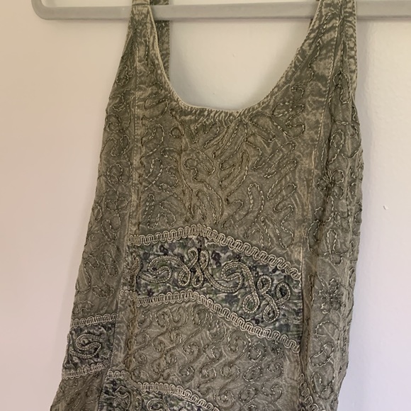 Green Flowy Tank Top - Picture 3 of 5